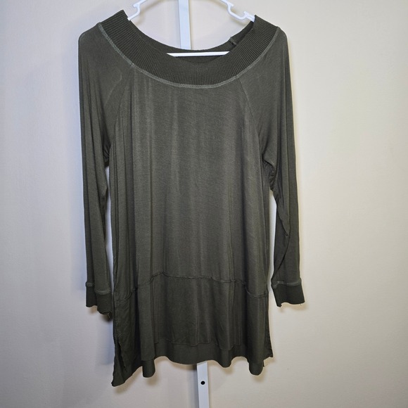 Umgee Tunic Top Womens Small Green Long Sleeve Casual Ribbed Neckline - Picture 1 of 4